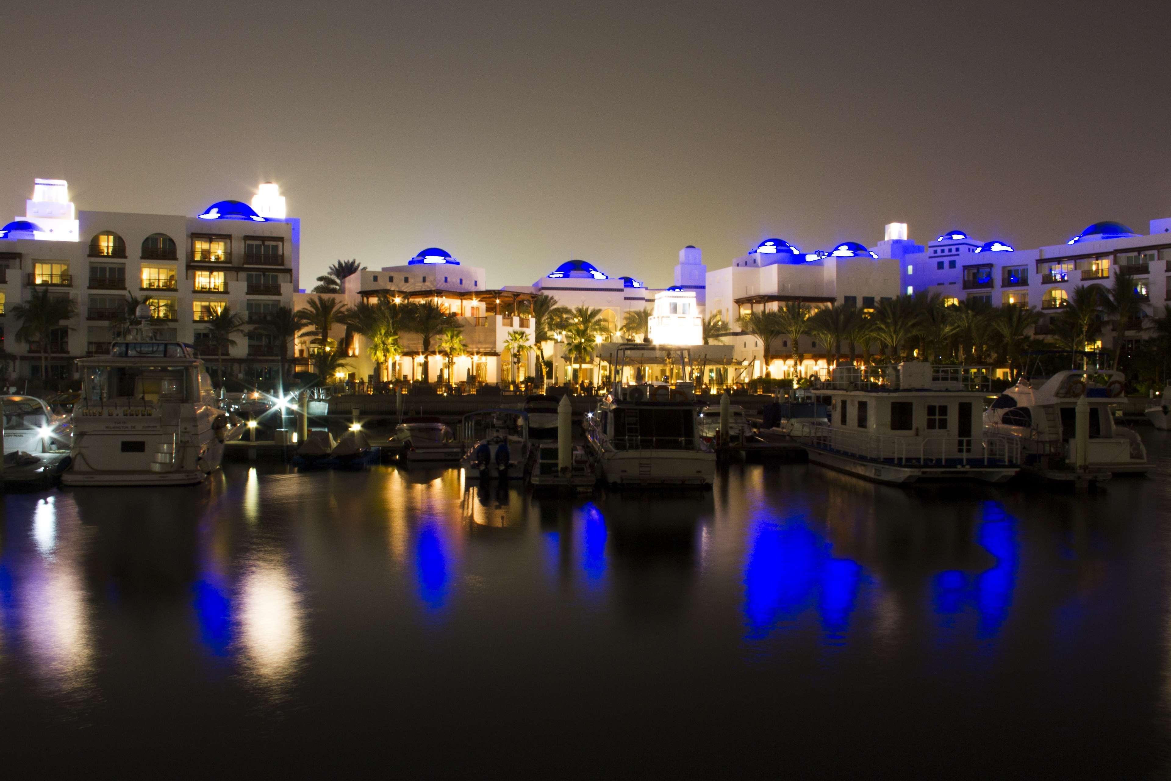 Hotel Park Hyatt Dubai Esterno foto The Marina at night