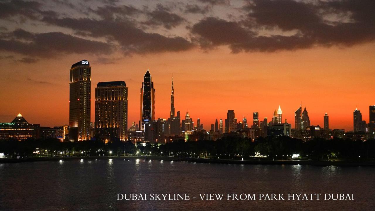 Hotel Park Hyatt Dubai Esterno foto Dubai skyline