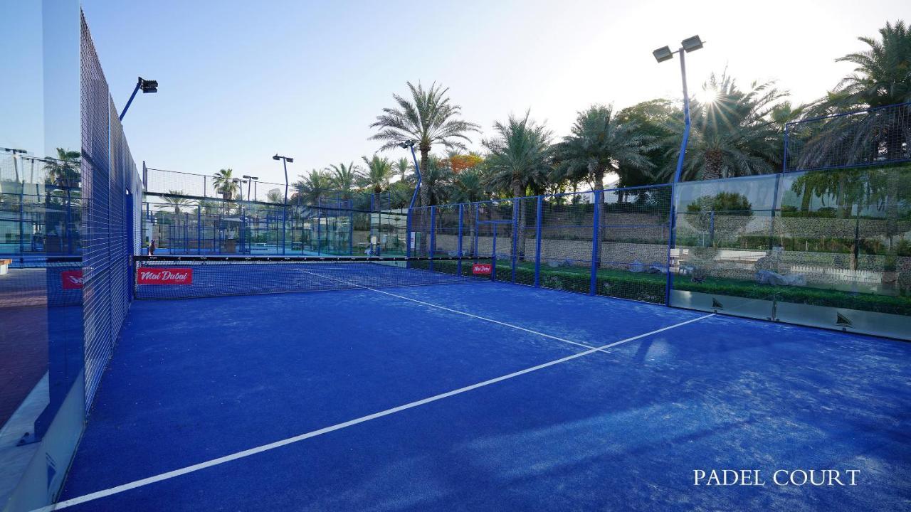 Hotel Park Hyatt Dubai Esterno foto Padel court