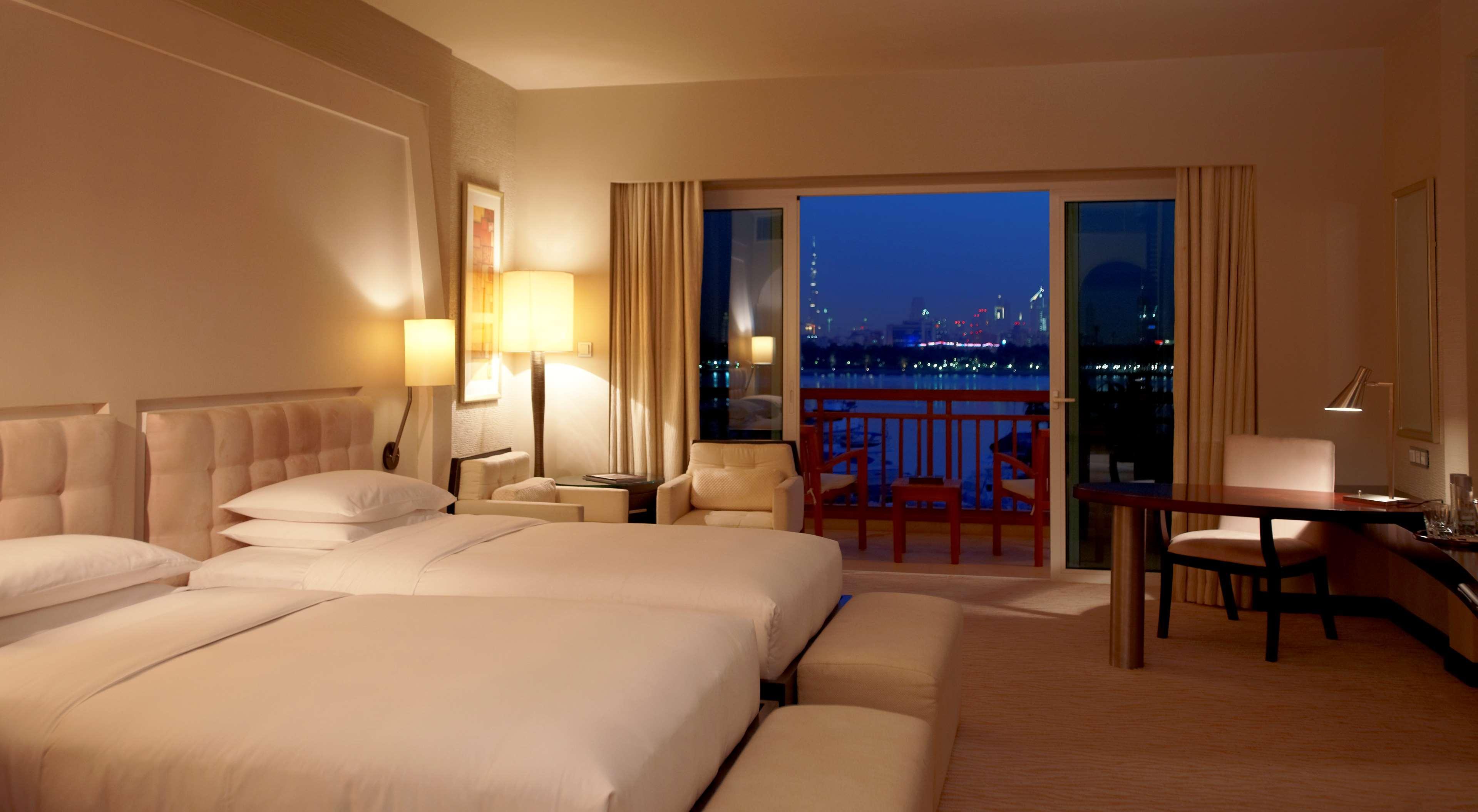 Hotel Park Hyatt Dubai Esterno foto A room at the Conrad Hong Kong
